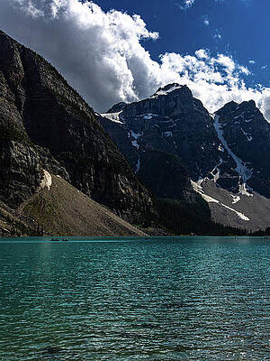 Blue waters of Moraine Lake
